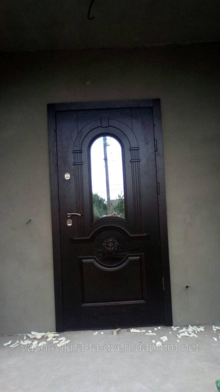 Двері вхідні металеві з дубовими накладками і склопакетом - фото 3 - id-p2256098