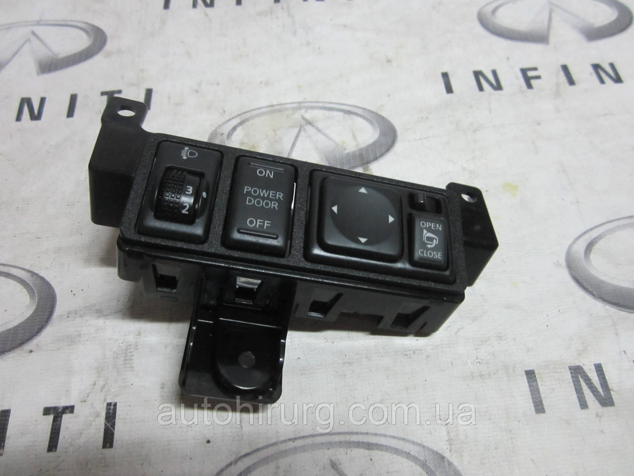 Кнопка керування дзеркалами Infiniti Qx56/Qx80 — Z62