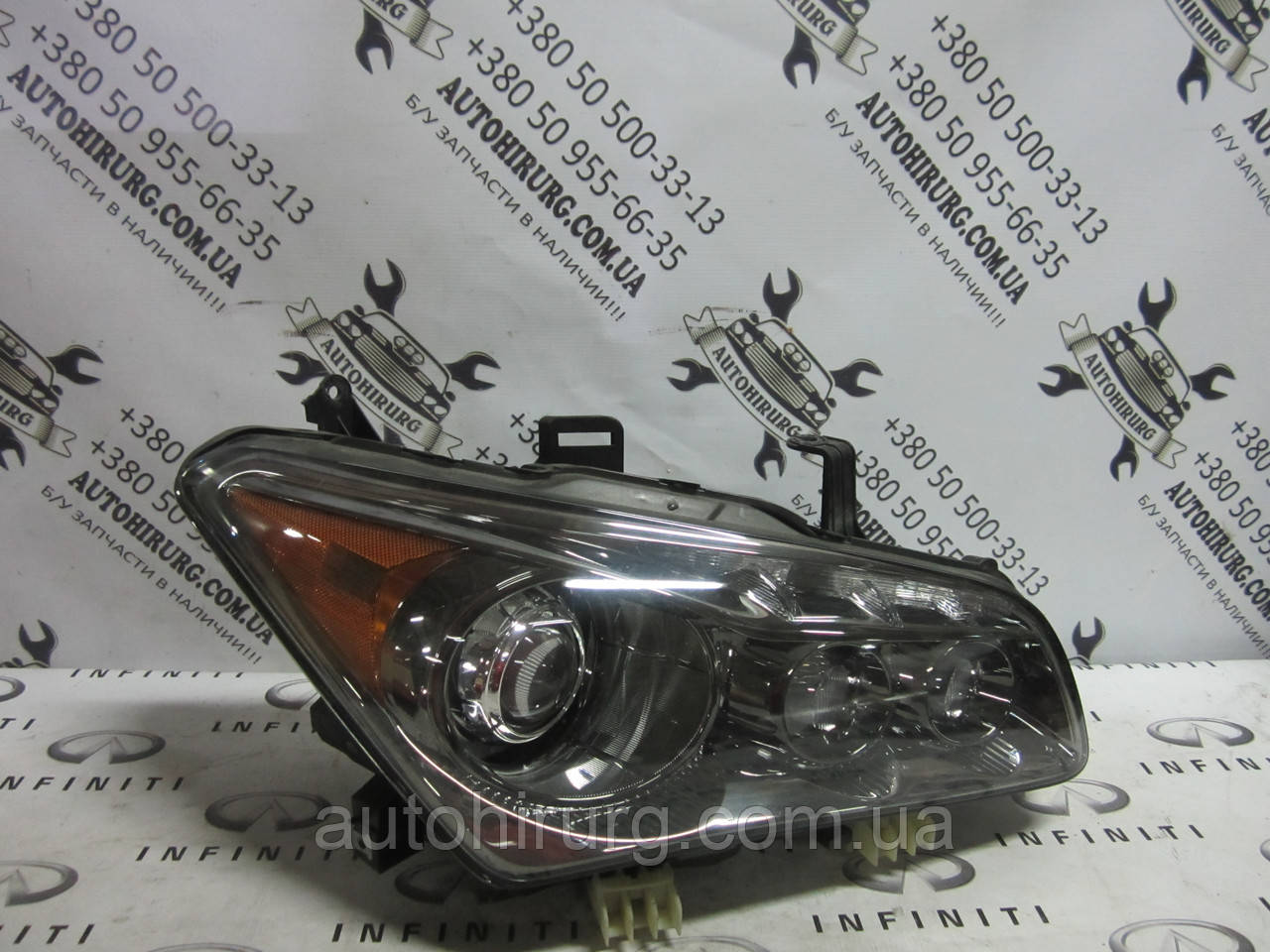 Права фара Infiniti Qx56/Qx80 — Z62