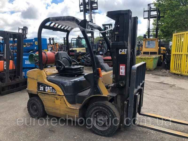 Вилковий навантажувач CAT Lift Trucks GP25N.