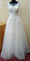 Белое свадебное платье с кружевом и блестящей юбкой на корсе, размер 46