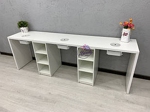 Манікюрний стіл на 3 робочих місця