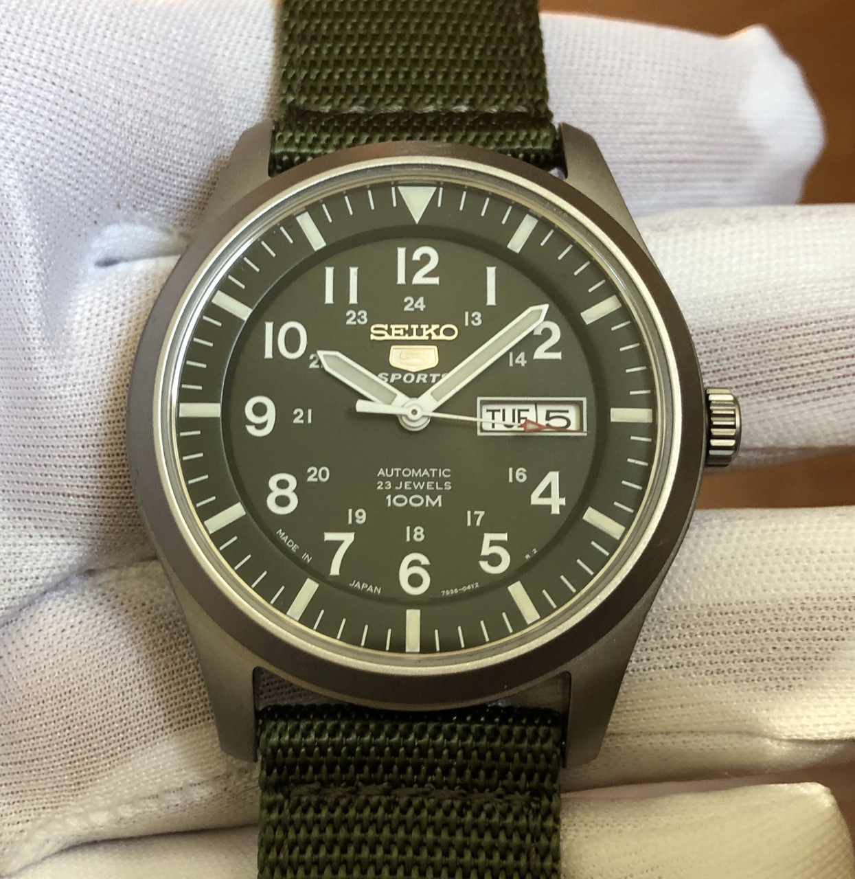 Часы Seiko 5 SNZG09K1 Military Automatic Green Dial