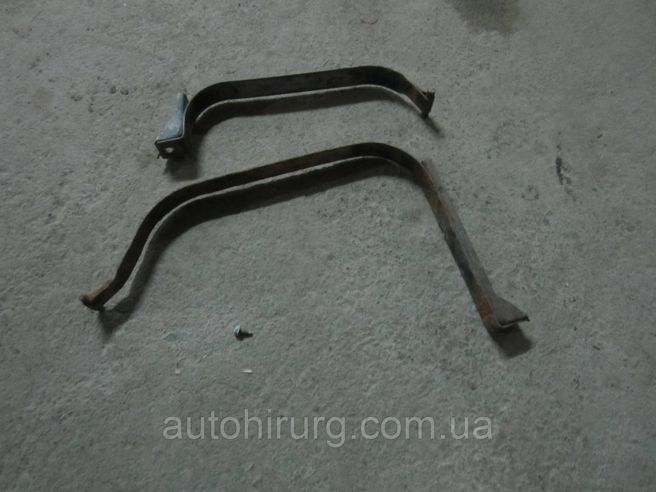 Кронштейн паливного бака Infiniti QX56 174067S005 / 174077S000