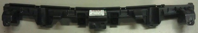 Кронштейн (направляющая , опора) переднего бампера центральный (чёрный пластиковый) GM 1406050 24460992 OPEL Astra-H 5 door hatch (хечбэк) & caravan - фото 2 - id-p53469835