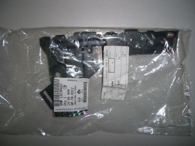 Кронштейн переднього бампера правий GM 13238444 OPEL Insignia & Buick Regal