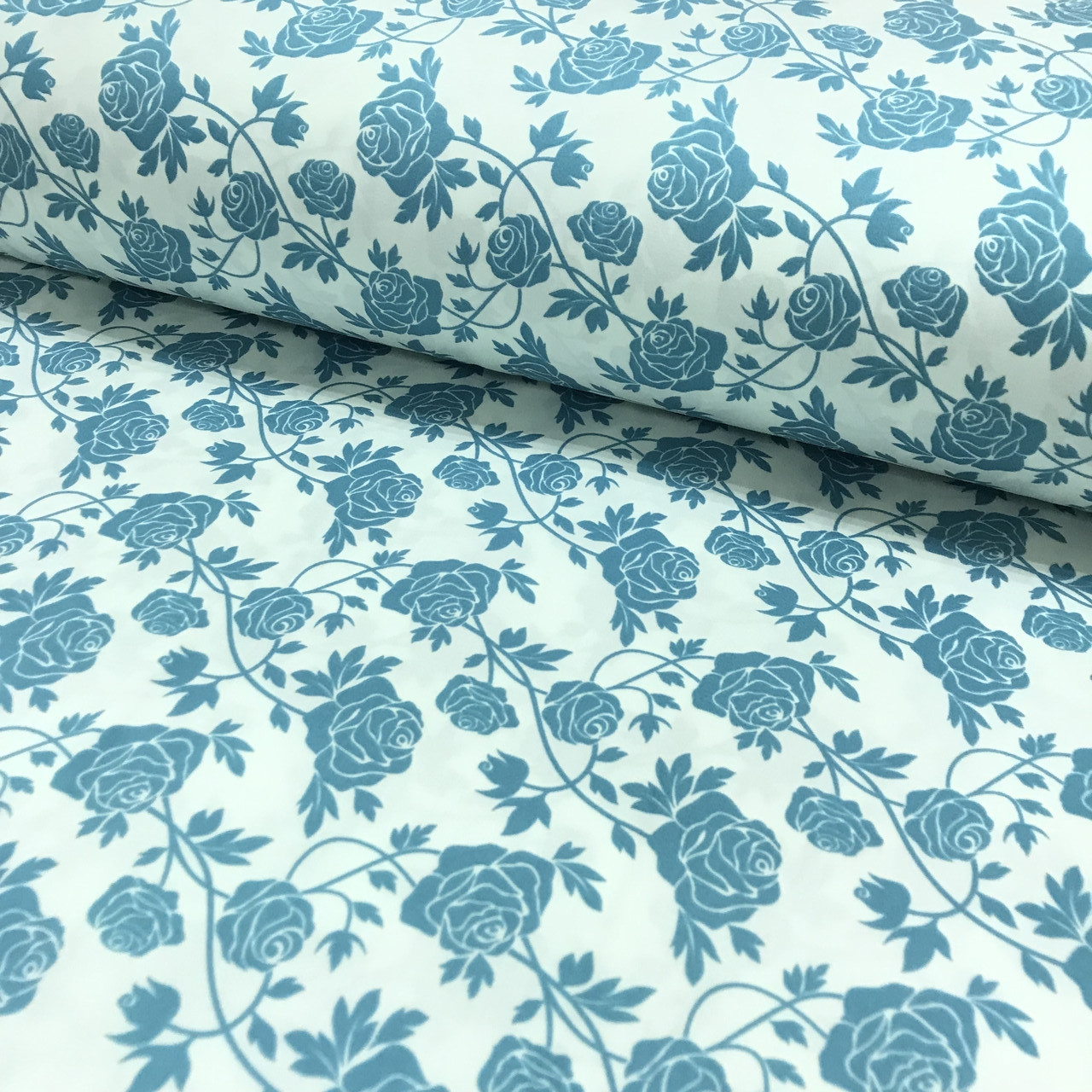 Сатин (ТУРЦІЯ шир. 2,4 м) троянди бірюзові на білому (SAT-S-0004), фото 1