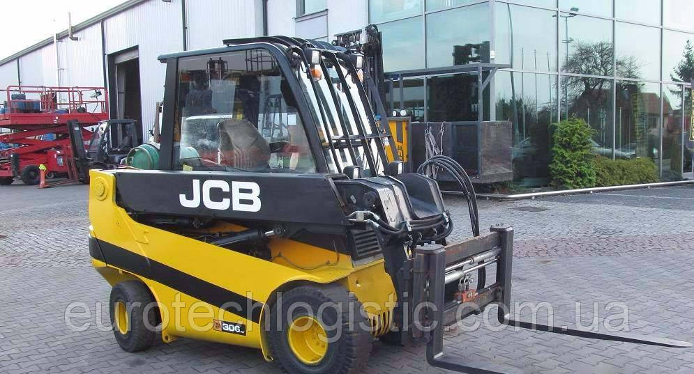 Вилковий навантажувач JCB TLT30G LPG.