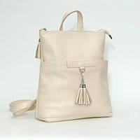 Женская качественная кожаная сумка-рюкзак Альфано бежевая с кисточками.