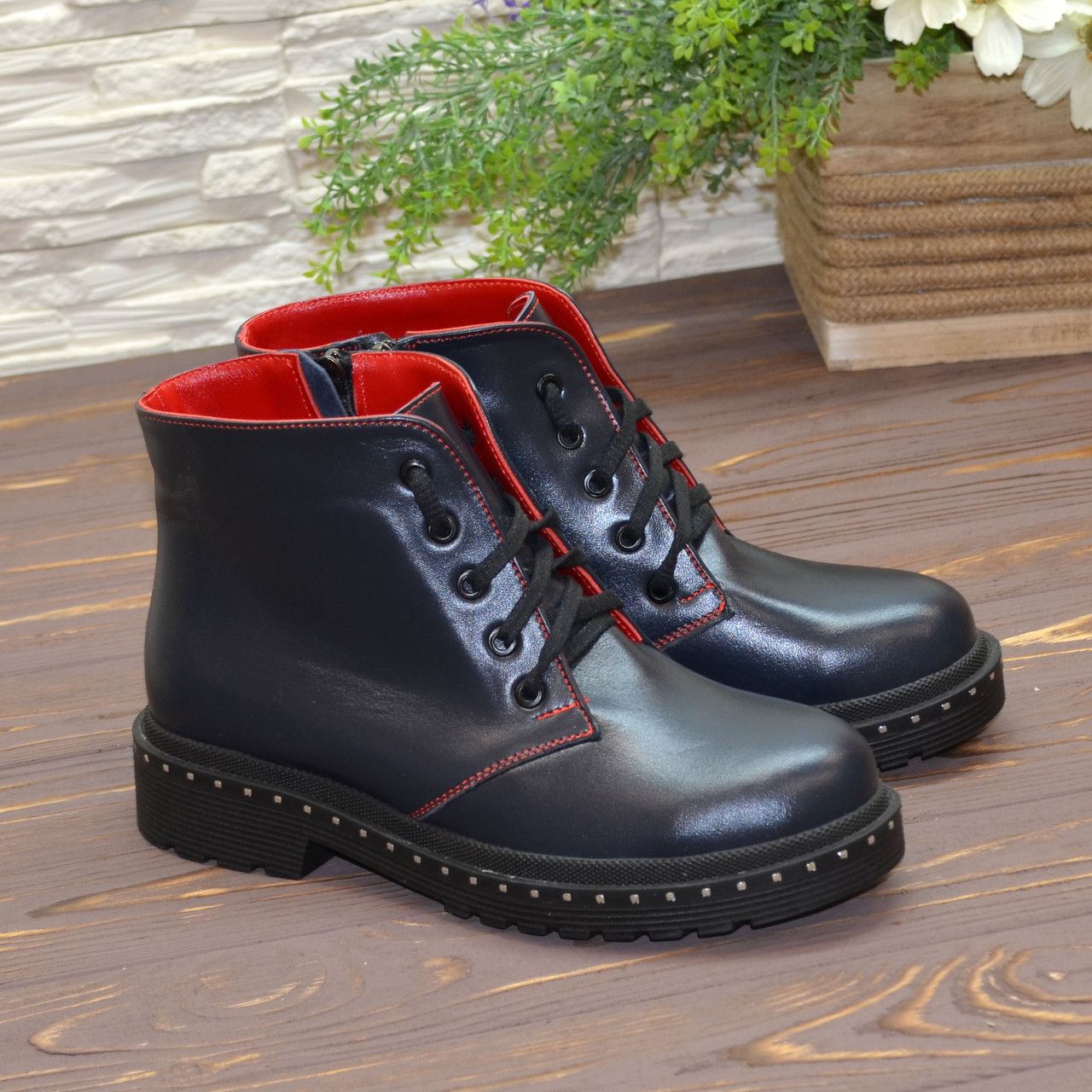 Черевики жіночі шкіряні на маленькому підборах, колір синій, фото 1