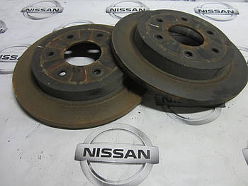 Задній гальмівний диск Infiniti QX56 Nissan Armada 432067S000