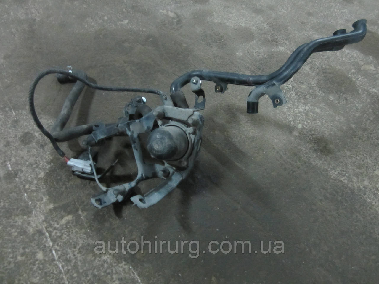 Нагнітач повітря (насосок продування каталізатора) Toyota Sequoia (17610-0C040)