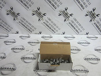 Розвальний болт Nissan Armada