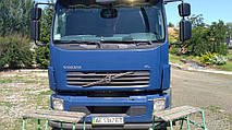 Производство и замена лобового стекла триплекс на грузовике Volvo FL в Никополе (Украина). 1