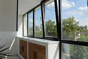 Алюминиевые окна в квартире 3