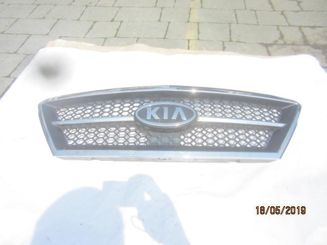 Решітка радіатора Kia Sorento 2003