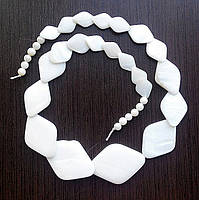 Бусини перламутр (розмір від 4*2,7 до 1,5*1 см кульки 0,5 см)