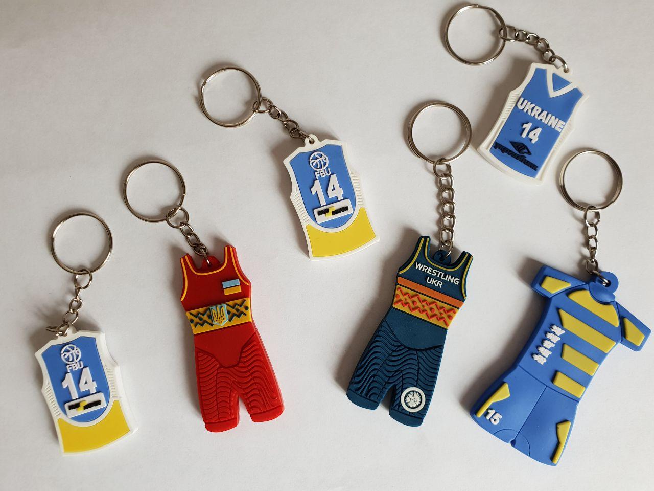 Двосторонні брелоки з гуми на замовлення, виробництво брелоків ПВХ, фото 1