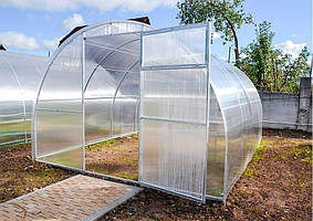 Чому теплицю краще купувати восени? Очевидні і не дуже причини