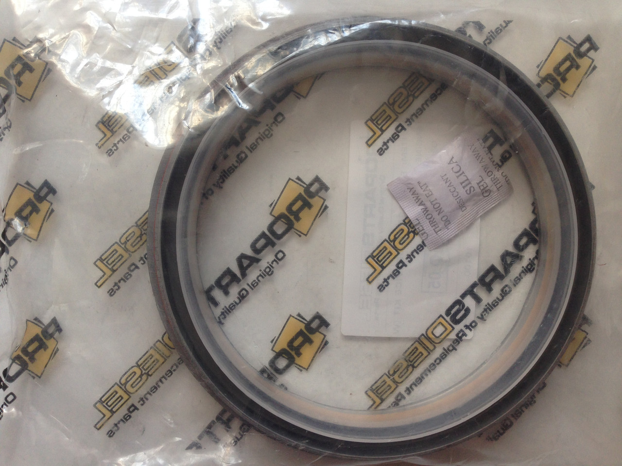 Задній сальник коленвала Cummins QSB 6.7 4955372, фото 1