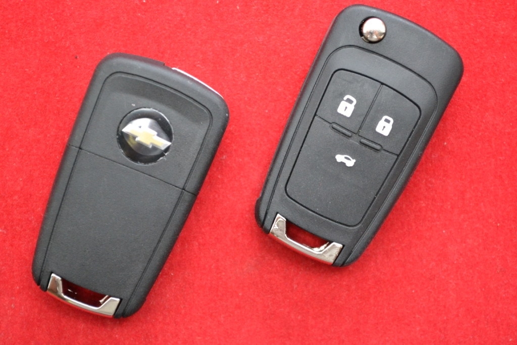 Викидний корпус ключа 3 кнопки Chevrolet cruze, aveo з 2010 р. під оригінал