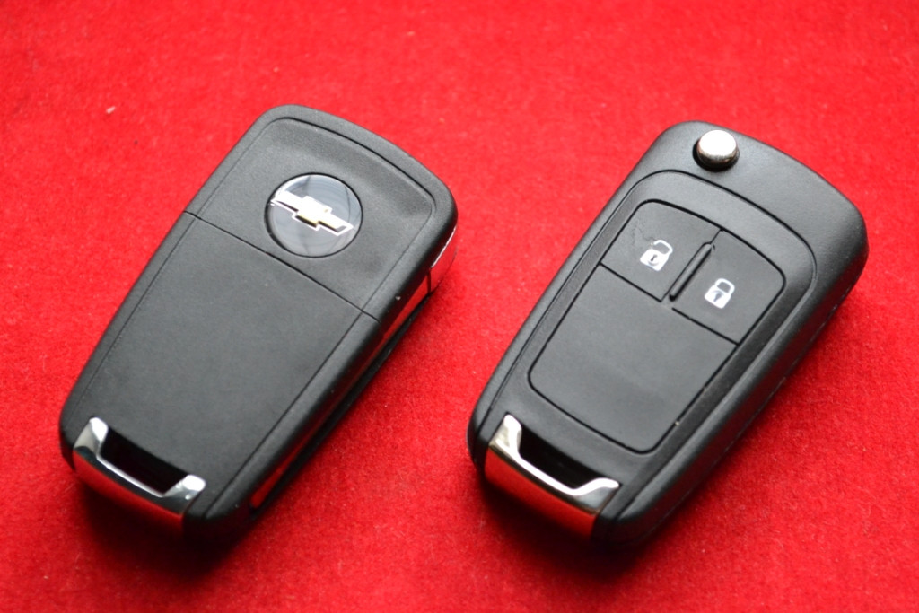 Викидний корпус ключа 2 кнопки Chevrolet cruze, aveo з 2010 р. під оригінал