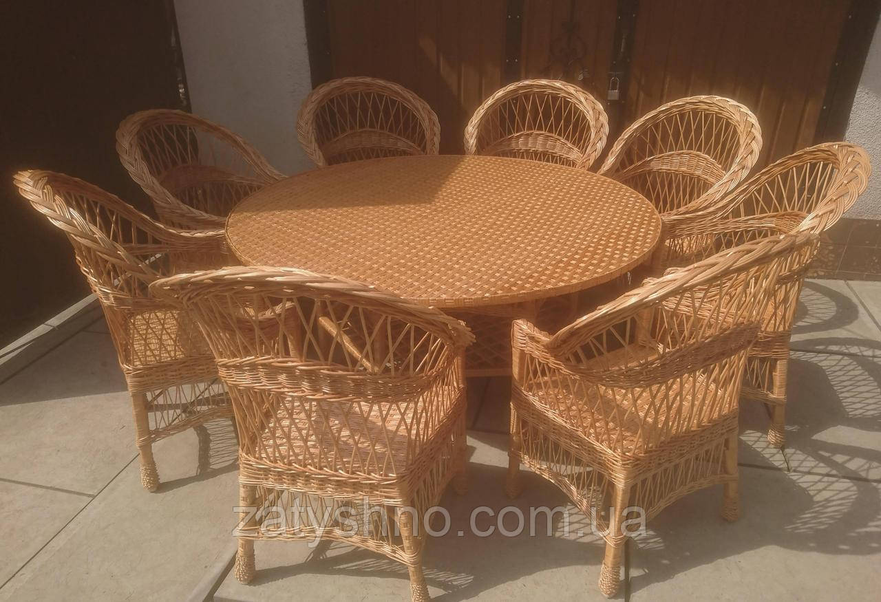 Плетені 8 крісел і великий плетений із лози