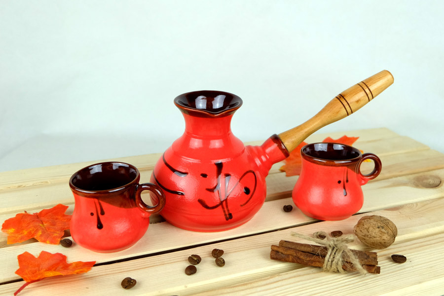Турка Ієрогліф червона керамічна з дерев'яною ручкою і чашками 350 мл + розсікач, фото 1