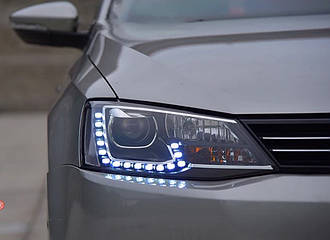 Передні тюнінг фари Volkswagen Jetta 2010-2017 р.в. стиль GLI