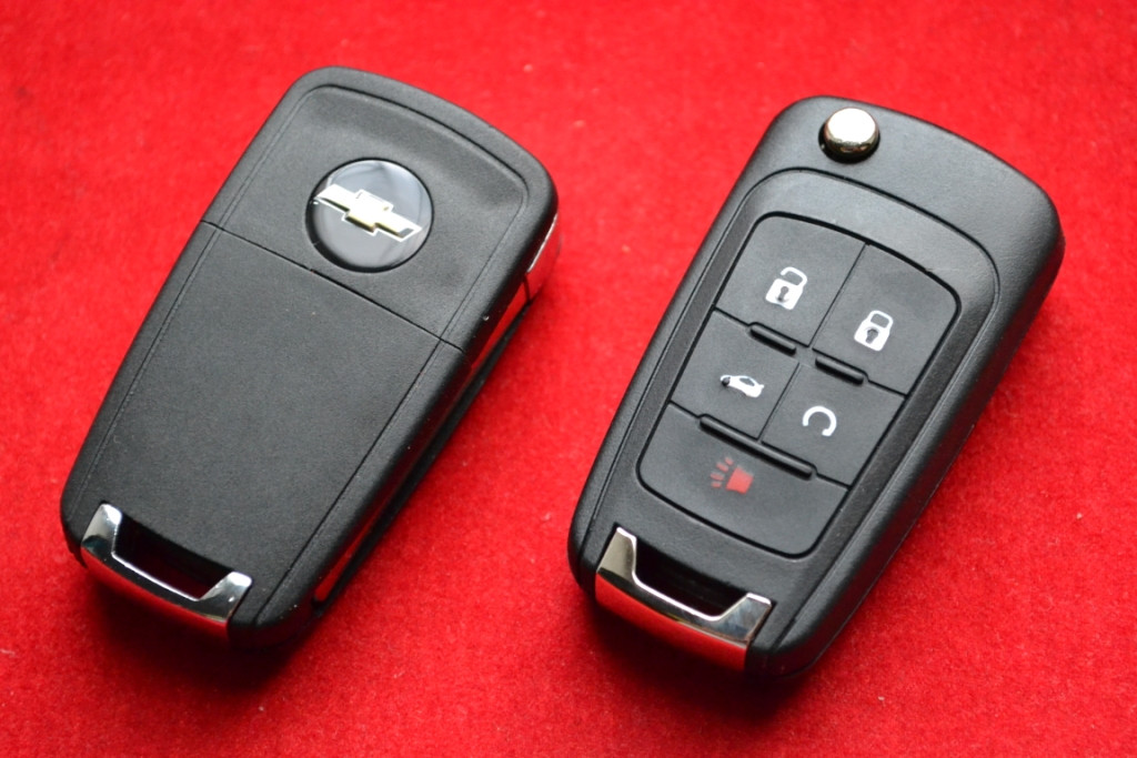 Викидний корпус ключа 5 кнопок Chevrolet corvette, camaro з 2010 р. під оригінал