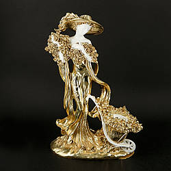 Статуетка для інтер'єру порцелянова "Леді в капелюсі" з позолотою S10199