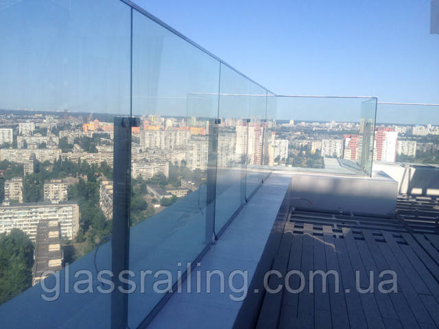 Скляне огородження тераси Steklyannoe ograzhdenie terassyi