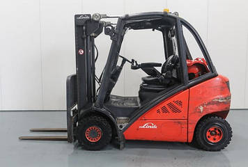 Вилковий навантажувач Linde H20T.