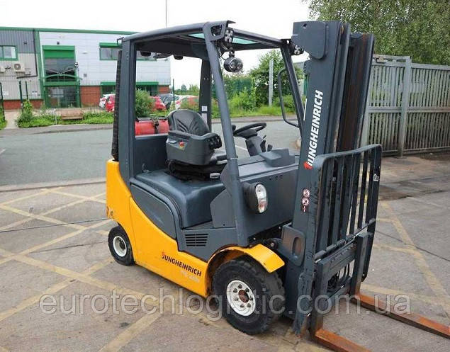 Вилковий навантажувач Jungheinrich TFG320S.