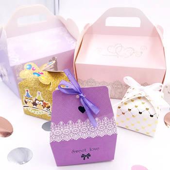 Бонбоньєрки, пакети, коробки для подарунків (короваю) гостей