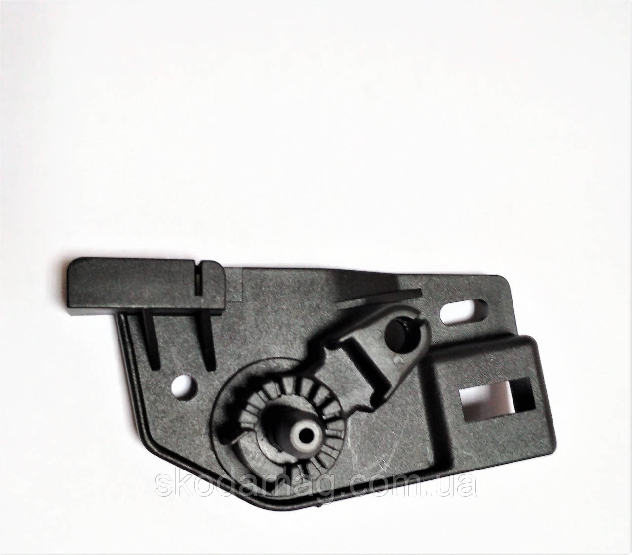 Ручка открывания капота Skoda Octavia А7 цена 2500 рублей шт. Доставка 