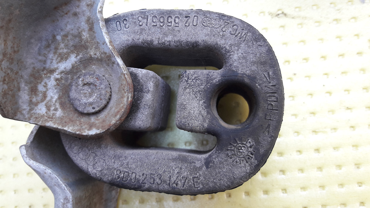 Купить Кронштейн крепления глушителя ауди а4 б5 audi a4 b5 8D0253144N ...