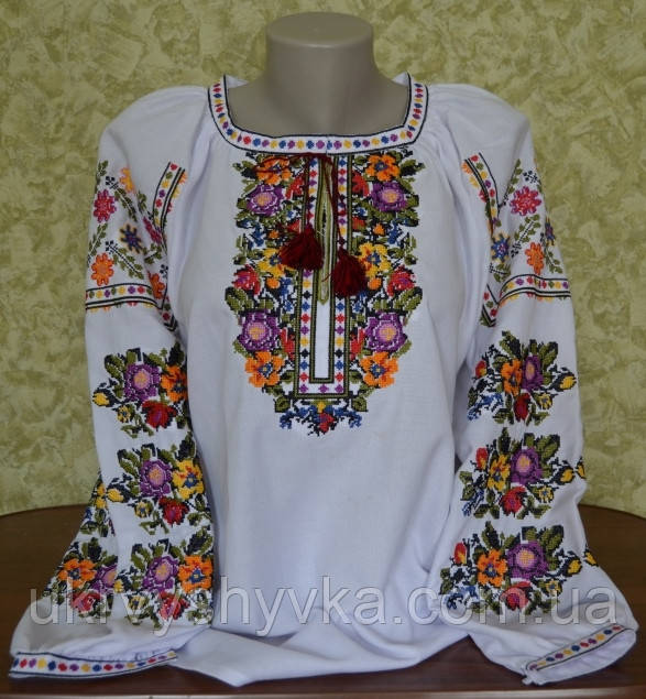 Жіноча вишиванка "Три букети"