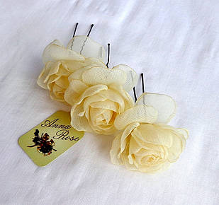 Шпильки для волосся з квітами з тканини ручної роботи "Троянди Айворі"