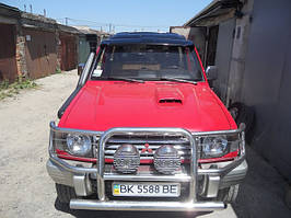 Козирьок на лобове Mitsubishi Pajero Wagon (1990-2000)