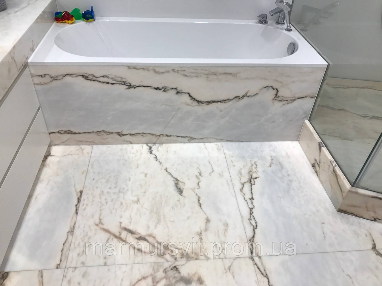 Ванна з мармуру Estremoz біло-сірого кольору