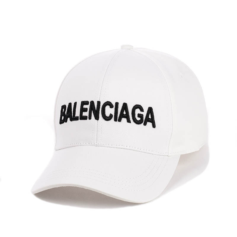 Бейсболка з трендовою вишивкою