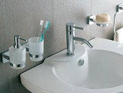 Мильниці, дозатори рідкого мила, склянки для зубних щіток, рідини для біотуалетів