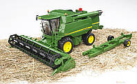 Іграшка Bruder Комбайн зернозбиральний John Deere T670 i 1:16 (02132)