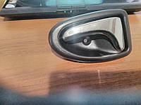 Ручка дверей внутрішня права Renault Trafic II / Opel Vivaro A 01-14 BLIC (Польща)