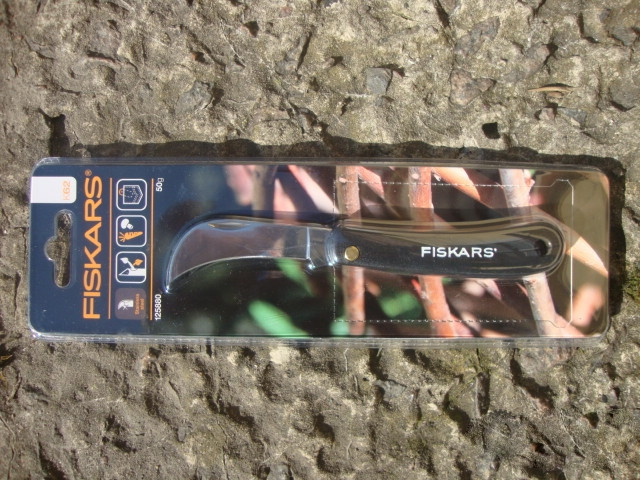 Ніж для щеплень Fiskars "К62" (125880/1001623)