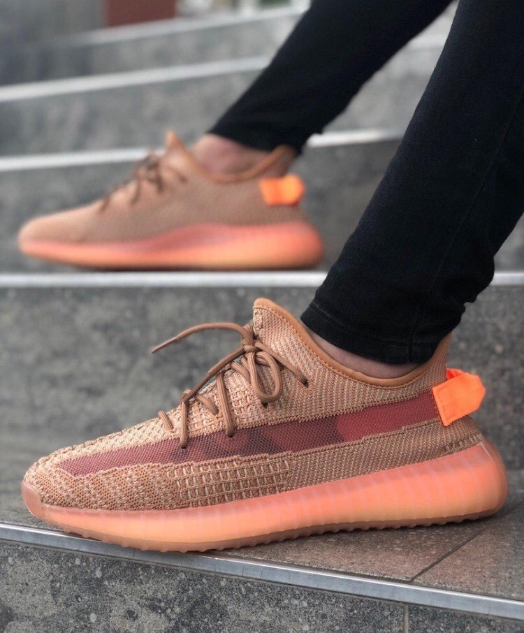 Жіночі кросівки Adidas Yeezy Boost 350 V2 Clay