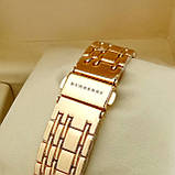 Стильні кварцові годинники Burberry С06 на металевому браслеті, золотого кольору, чорний циферблат з датою, фото 3
