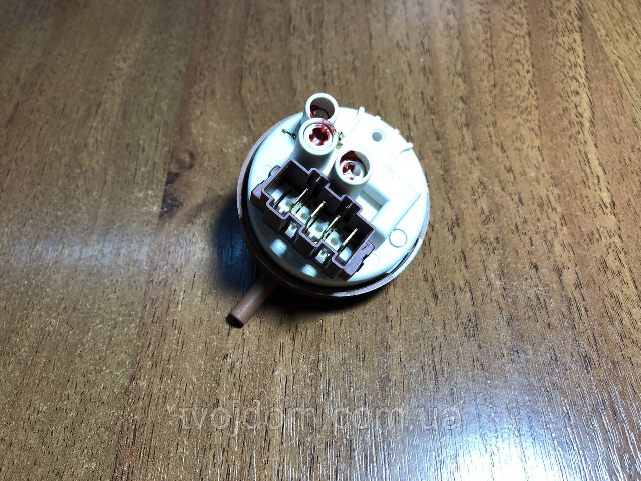 Реле рівня для пральних машин Indesit C00096880 (482000028171) (100/75-380)