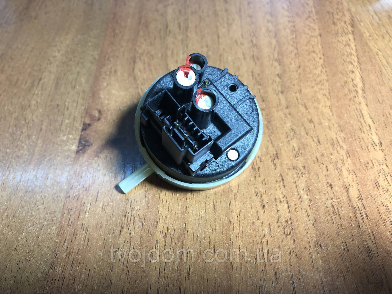 Реле рівня для пральних машин Indesit Ariston C00264321 (104-79-350)